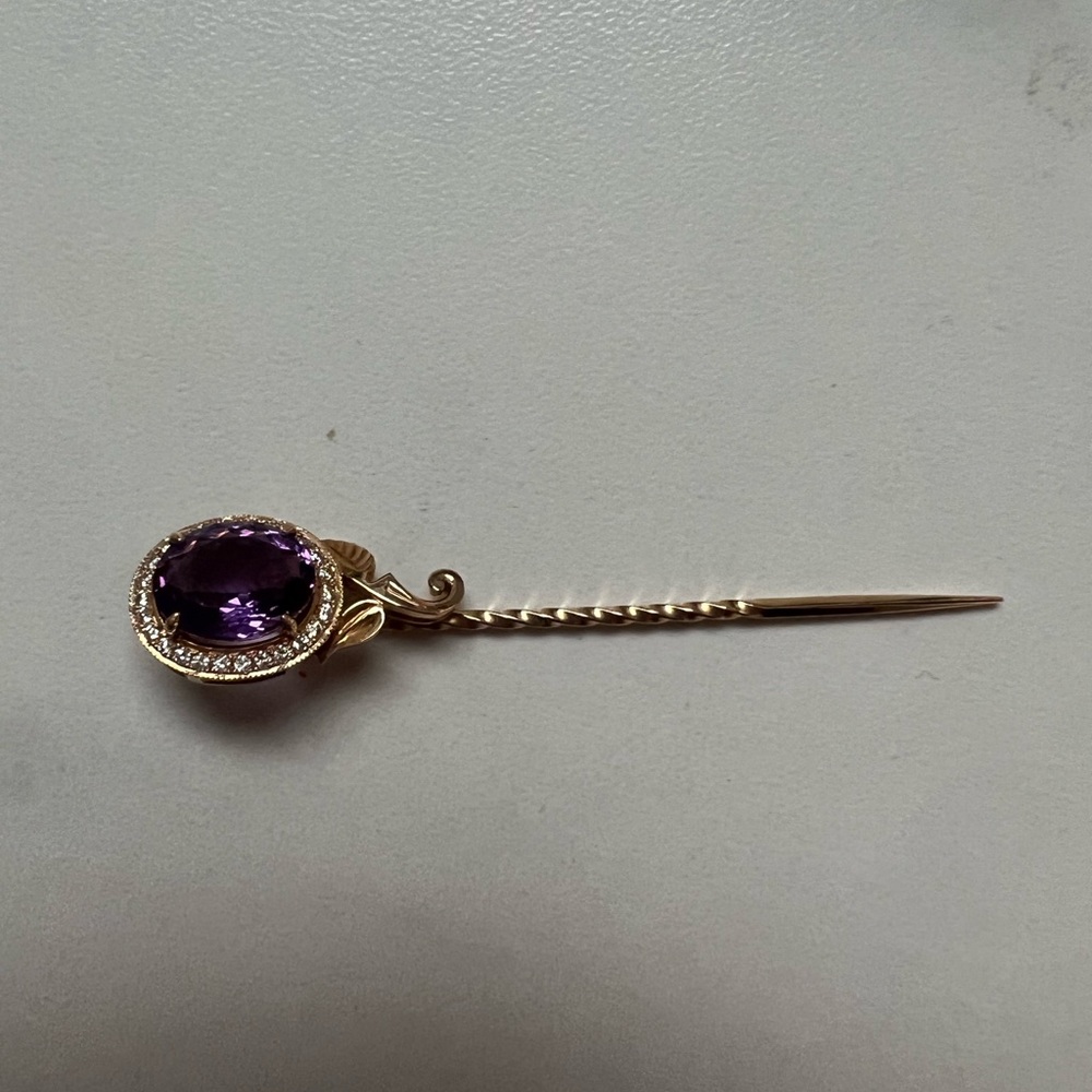 Vintage gold brooch